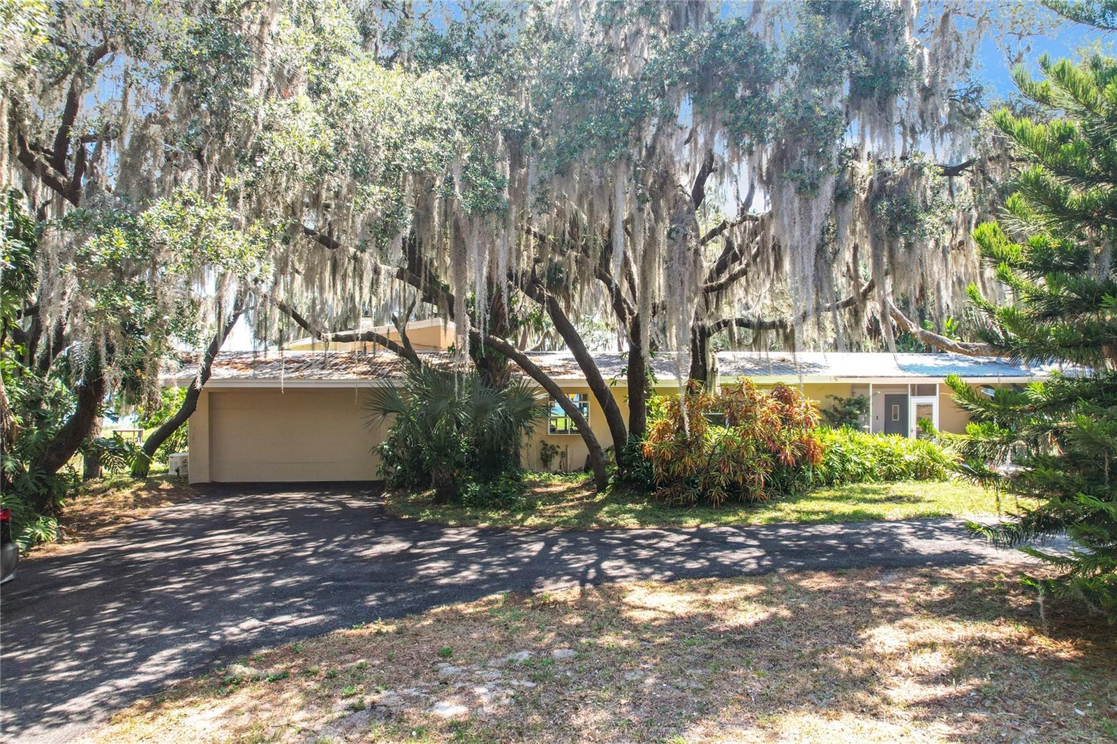2332 State Road 17 N Property Photo 1