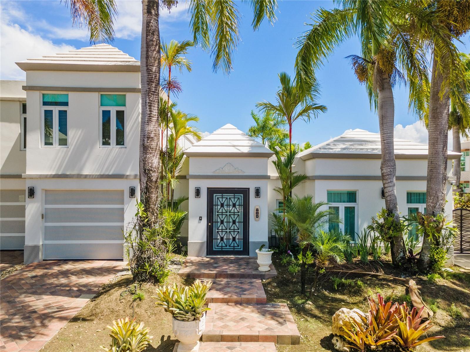 4 PASEO LAS PALMAS Property Photo 1