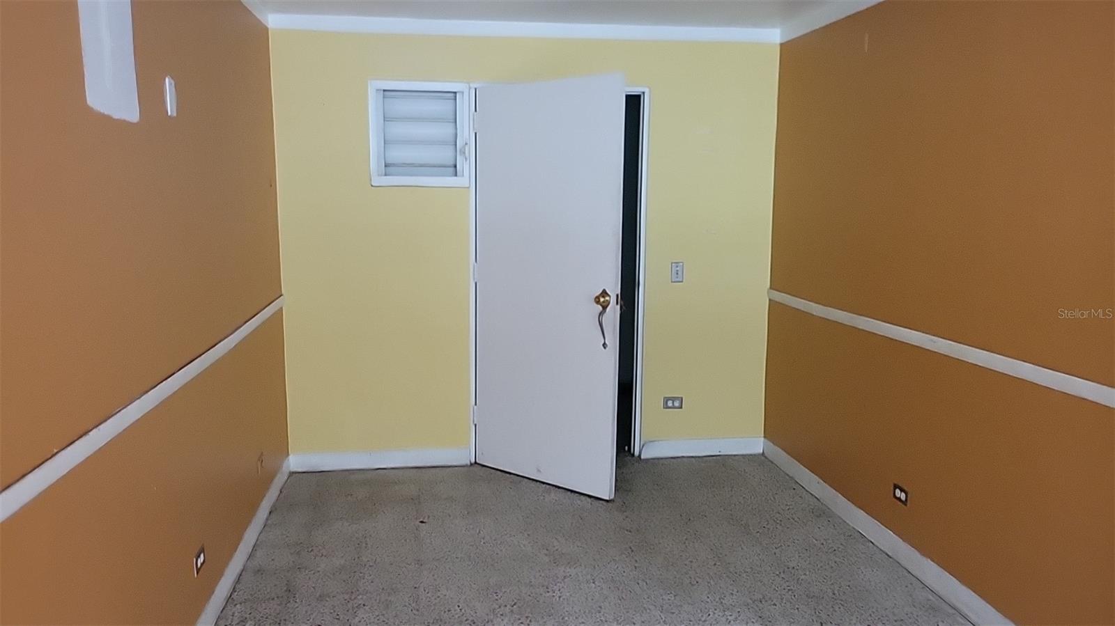 Eider St. Los Almendros Plaza Ii #101 Property Photo 4