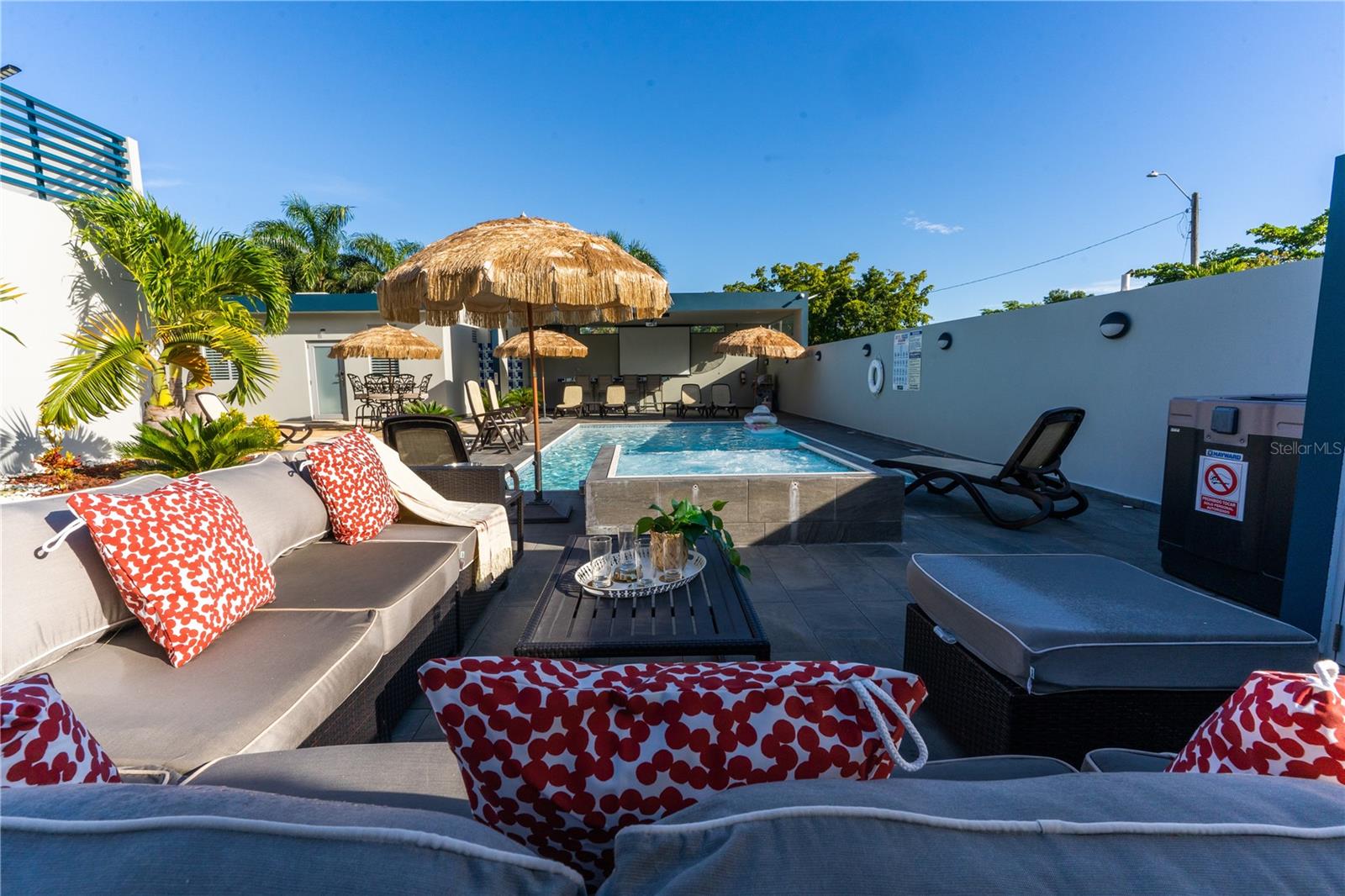 Urb. Sardinera Beach B 12 Calle I Property Photo 6