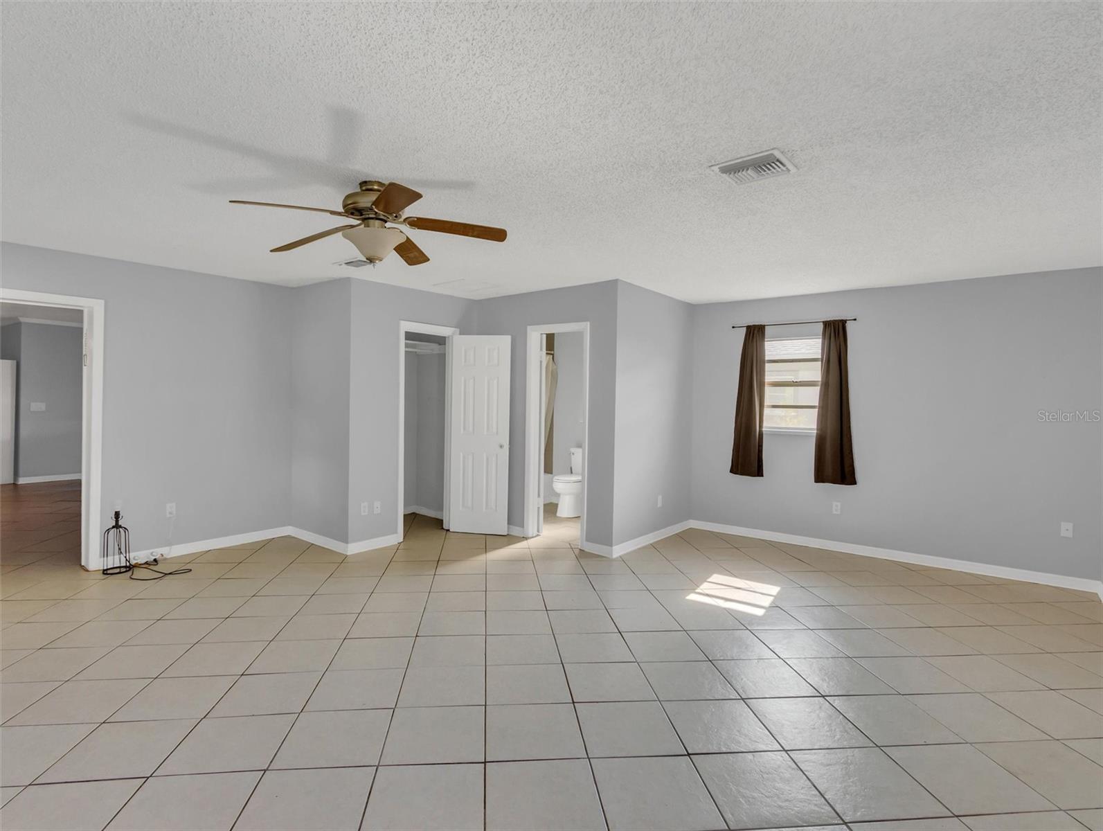 2101 Warrens Ave Property Photo 42