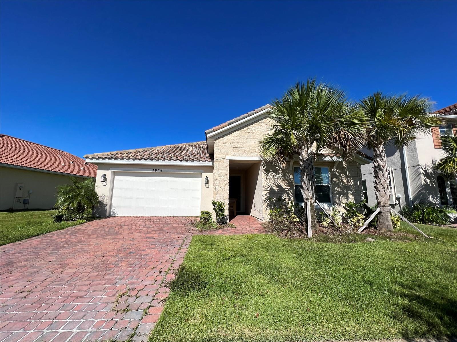 3924 Carrick Bend Dr Property Photo 2
