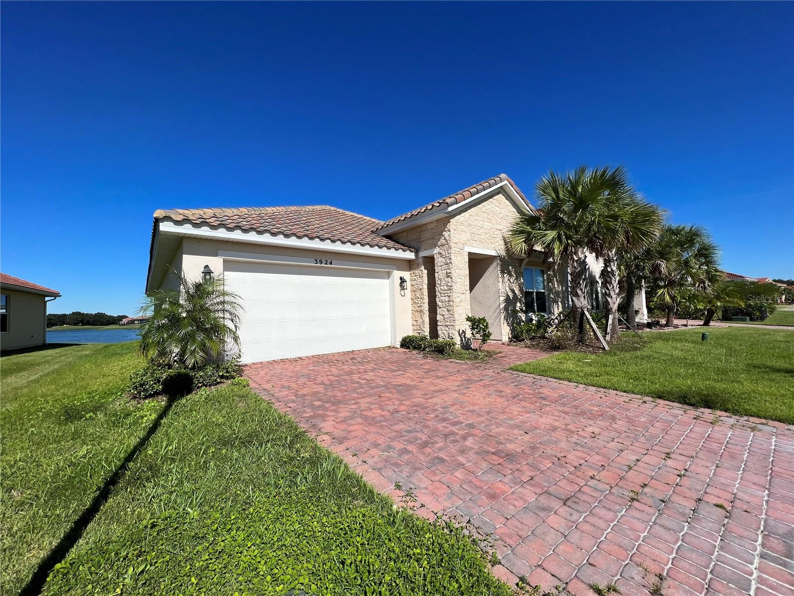 3924 Carrick Bend Dr Property Photo 3
