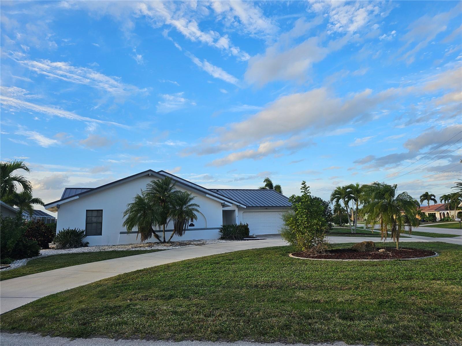 975 Coronado Dr Property Photo 5