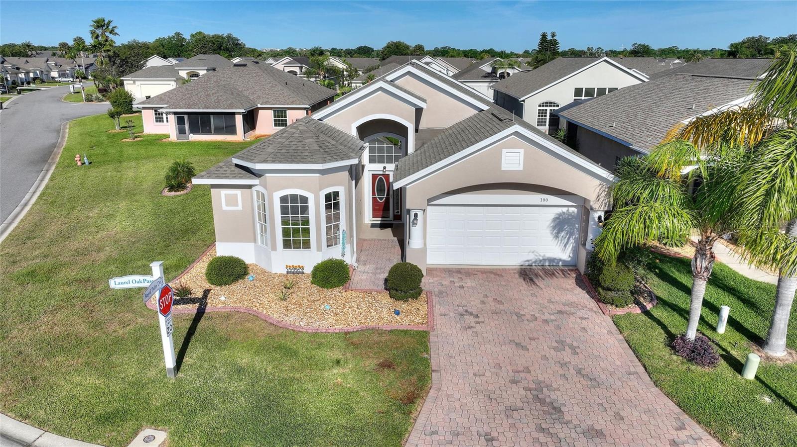 100 Laurel Oak Pass Property Photo 1
