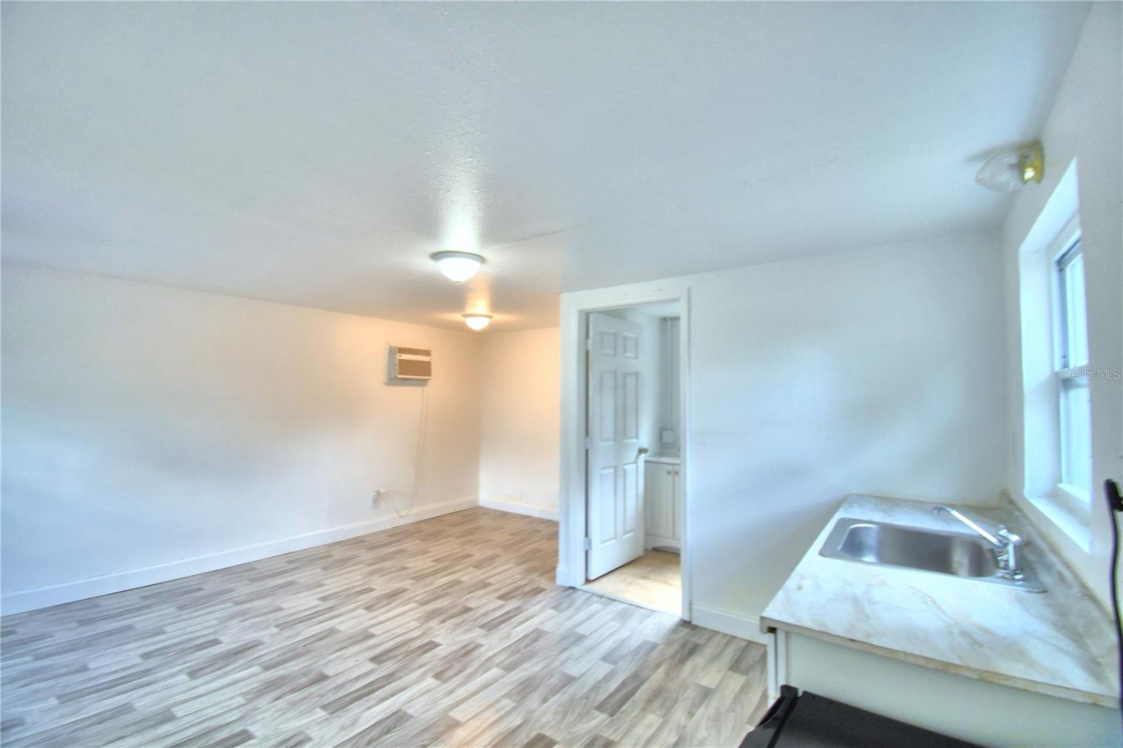 1735 Vauxhall Rd #c Property Photo 2