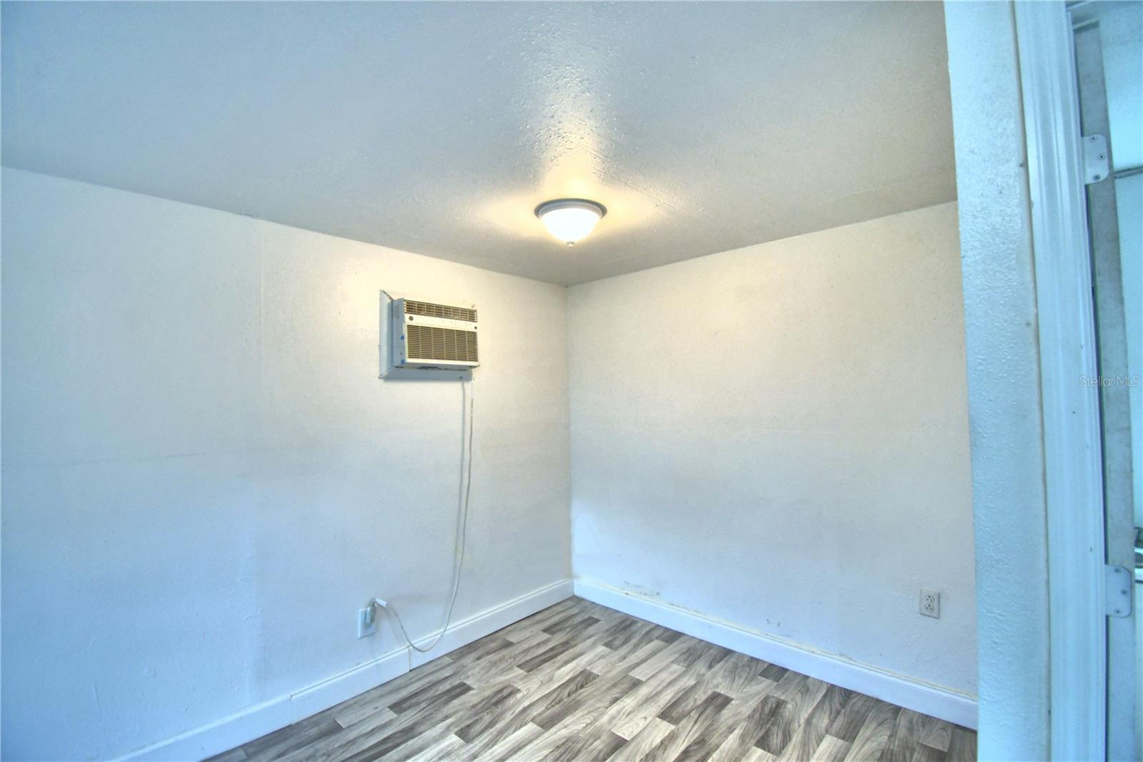 1735 Vauxhall Rd #c Property Photo 3