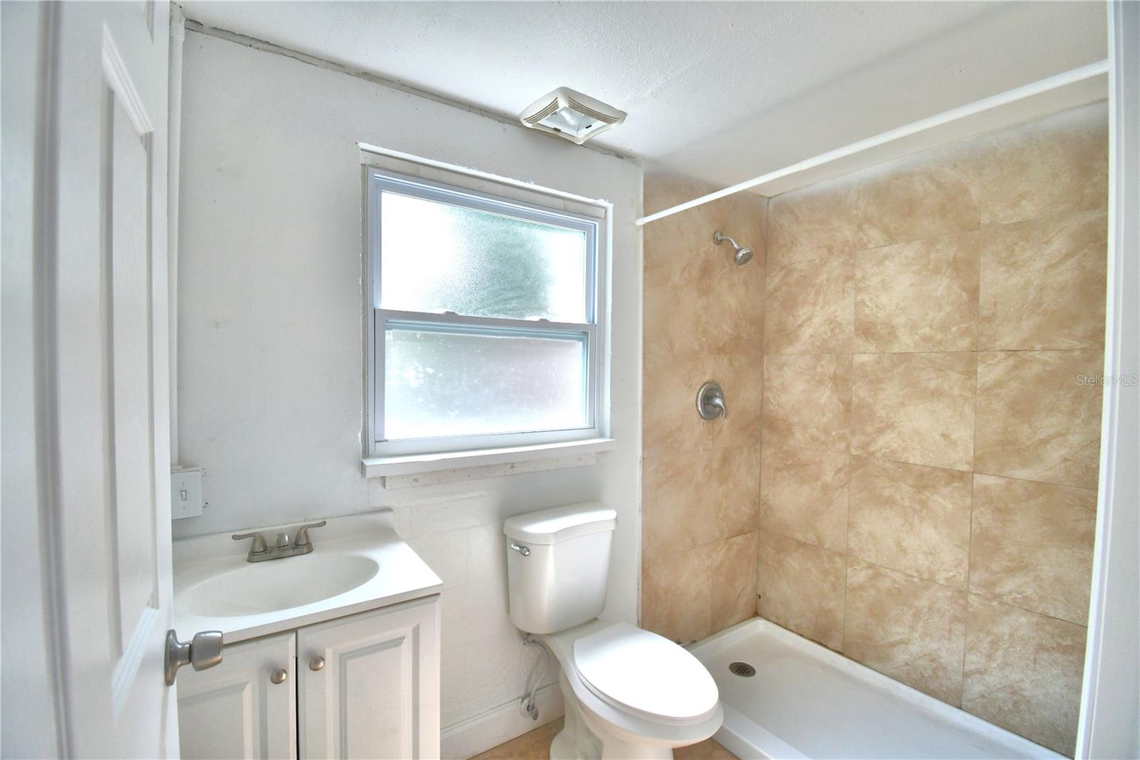 1735 Vauxhall Rd #c Property Photo 4