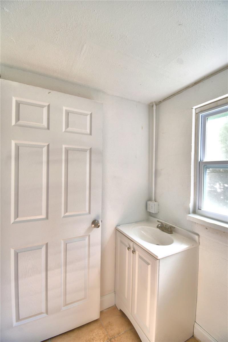 1735 Vauxhall Rd #c Property Photo 6