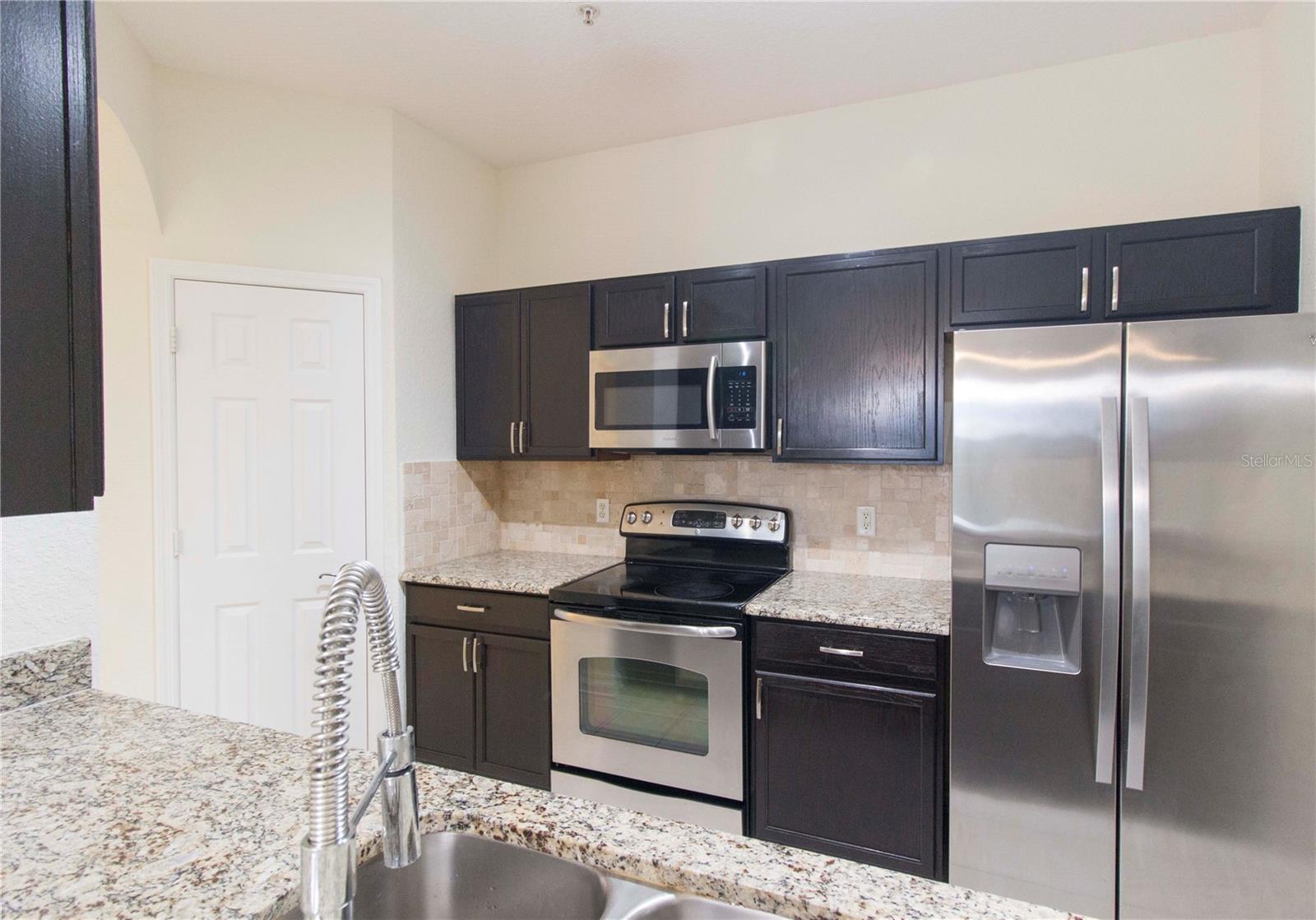 6451 Old Park Ln #406 Property Photo 5