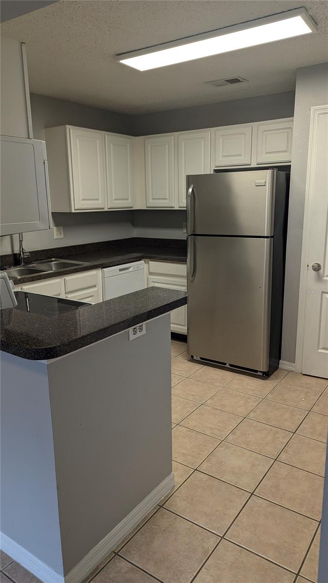 90 Hidden Lake Dr #144 Property Photo 8
