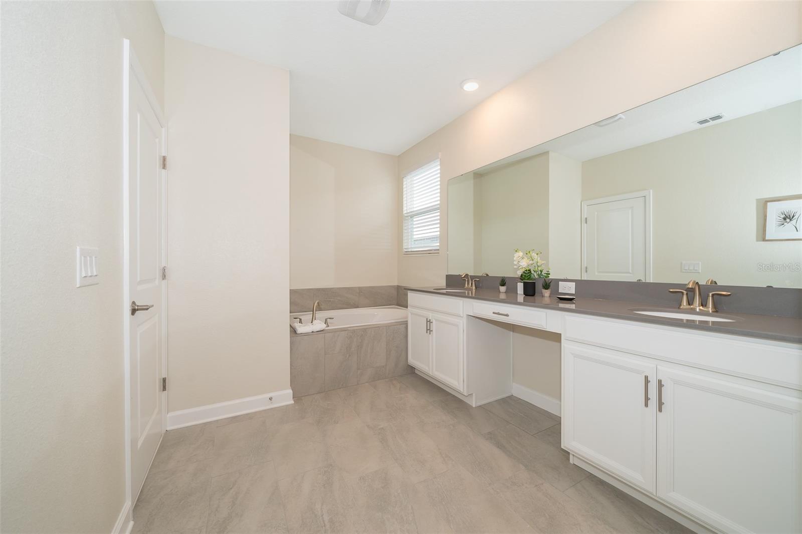 2744 Bookmark Dr Property Photo 23