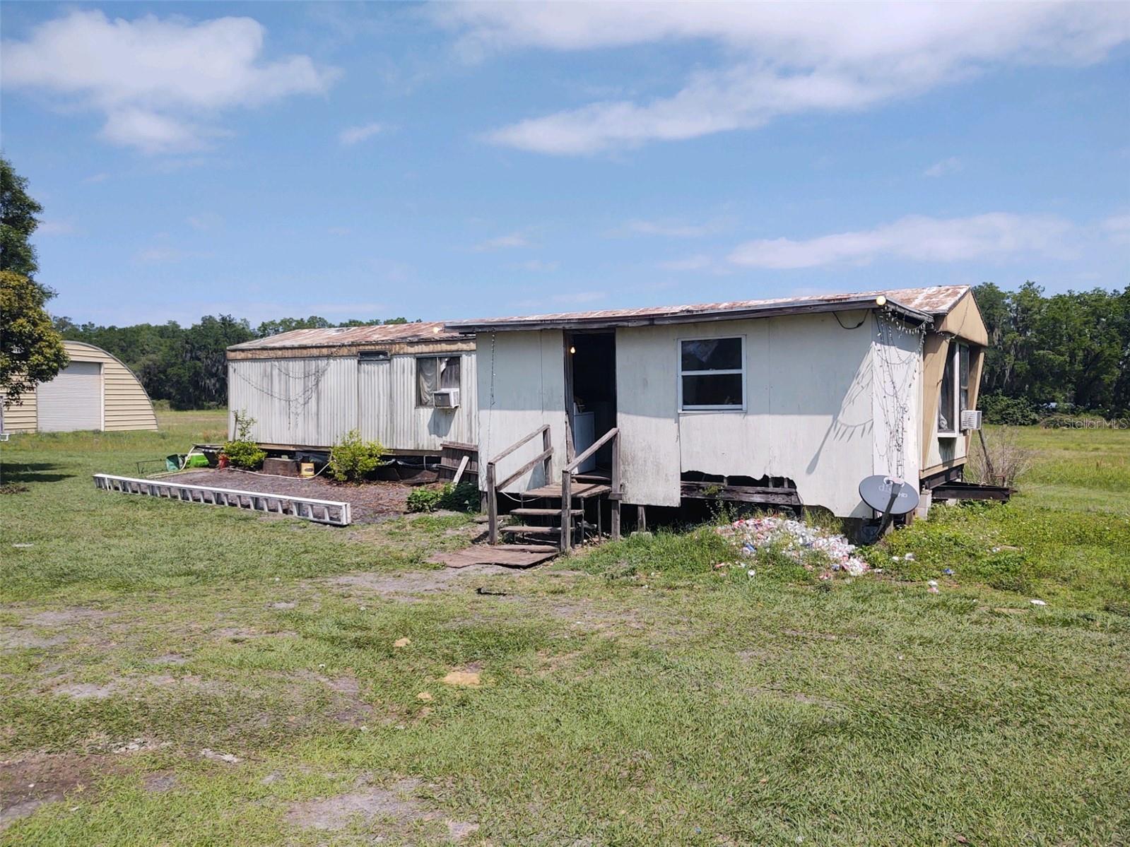 1712 E State Road 60 Property Photo 2