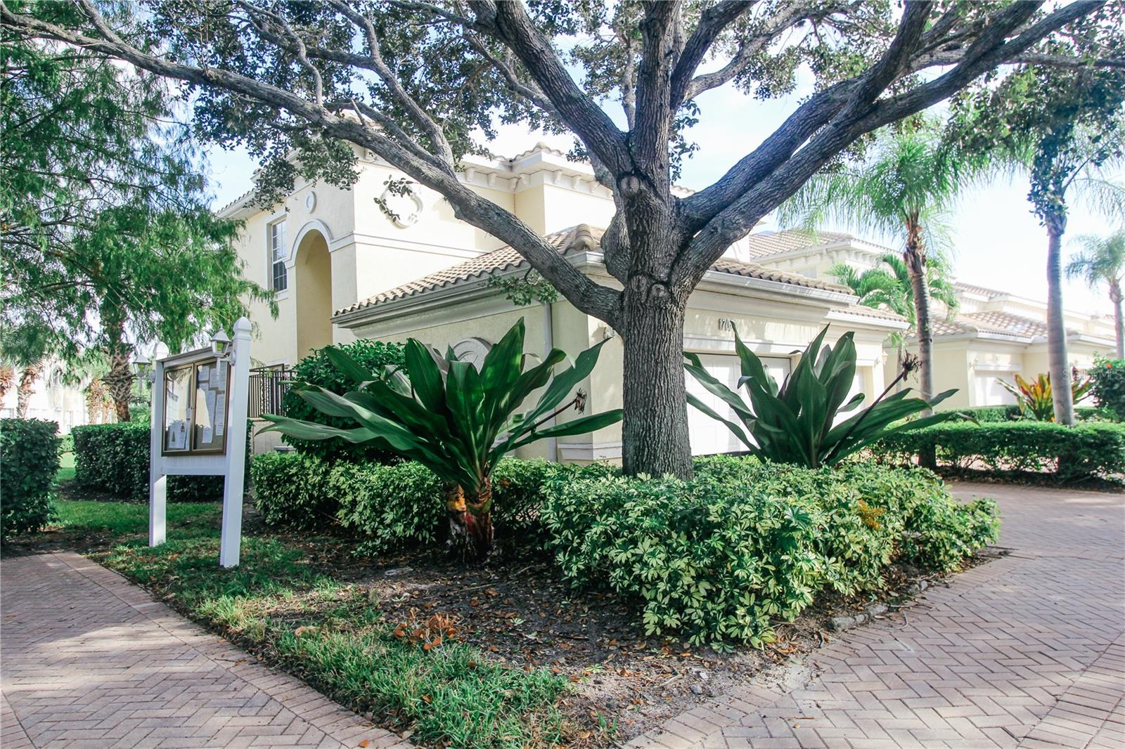 1708 Triano Cir #1708 Property Photo 2