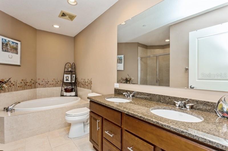 449 S 12th St #705 Property Photo 6