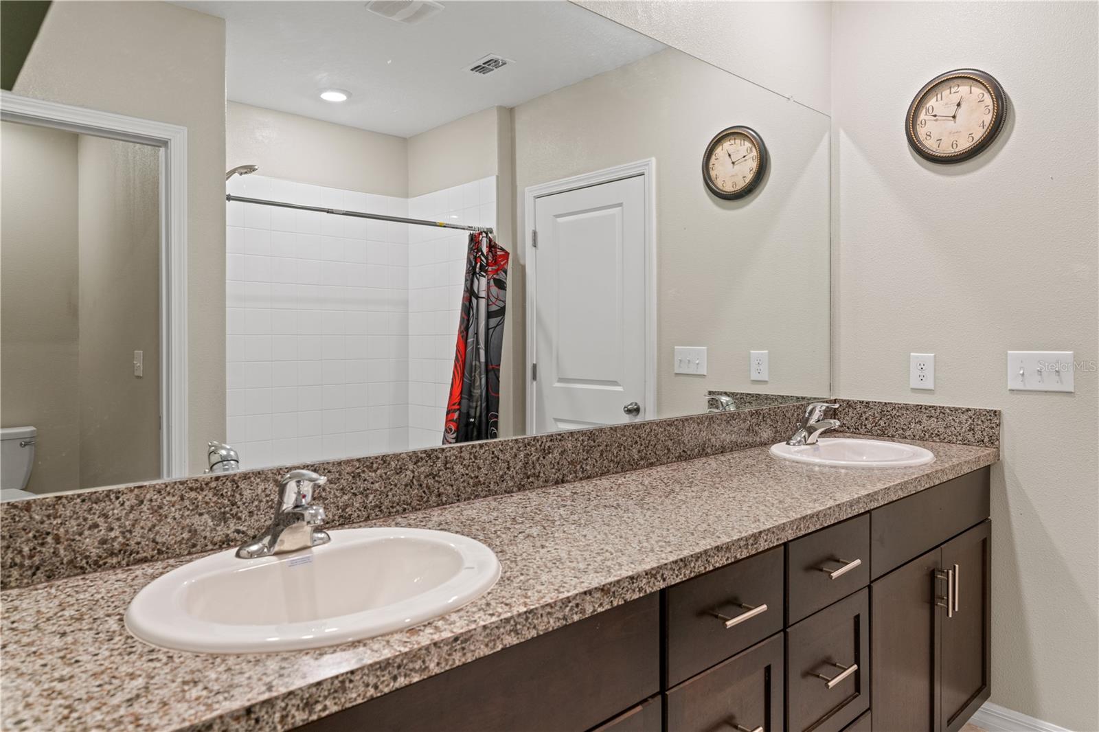5462 Grays Harbor Ct Property Photo 24