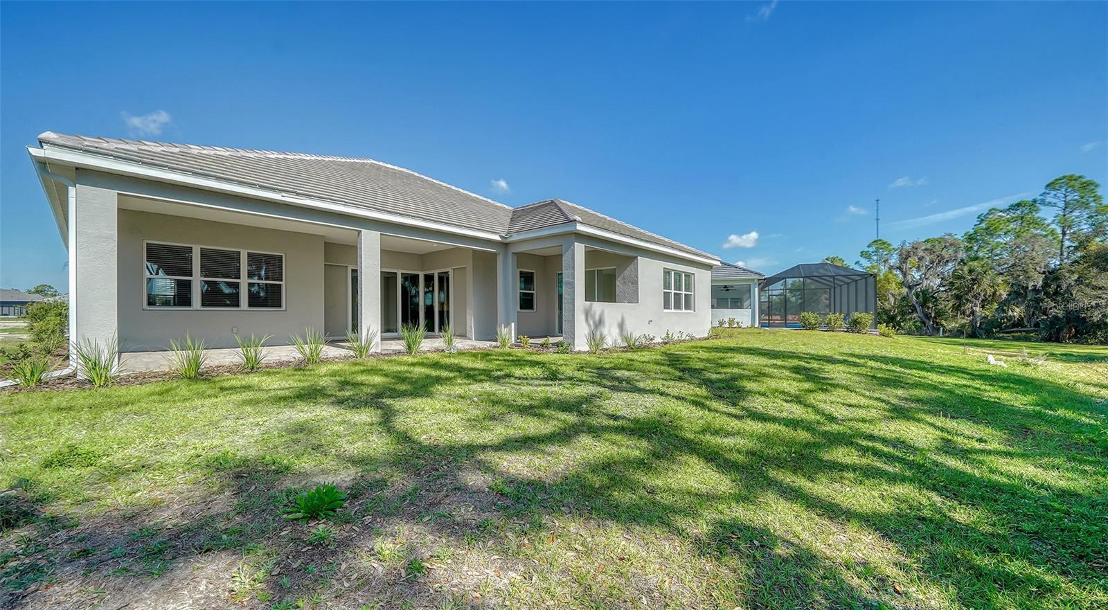 21297 Holmes Cir Property Photo 4
