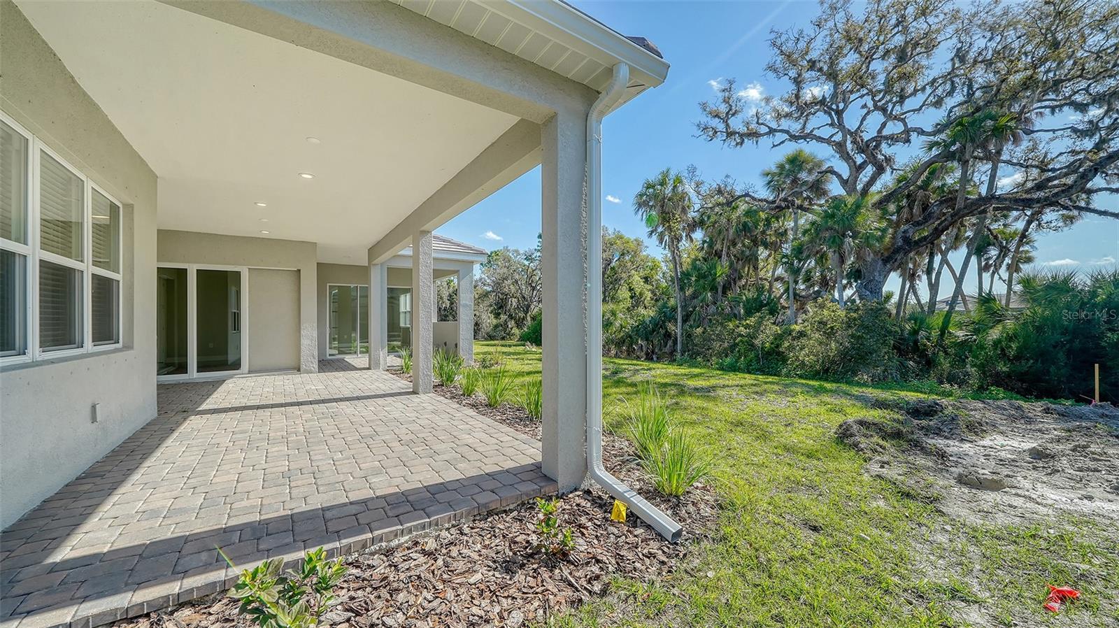 21297 Holmes Cir Property Photo 5