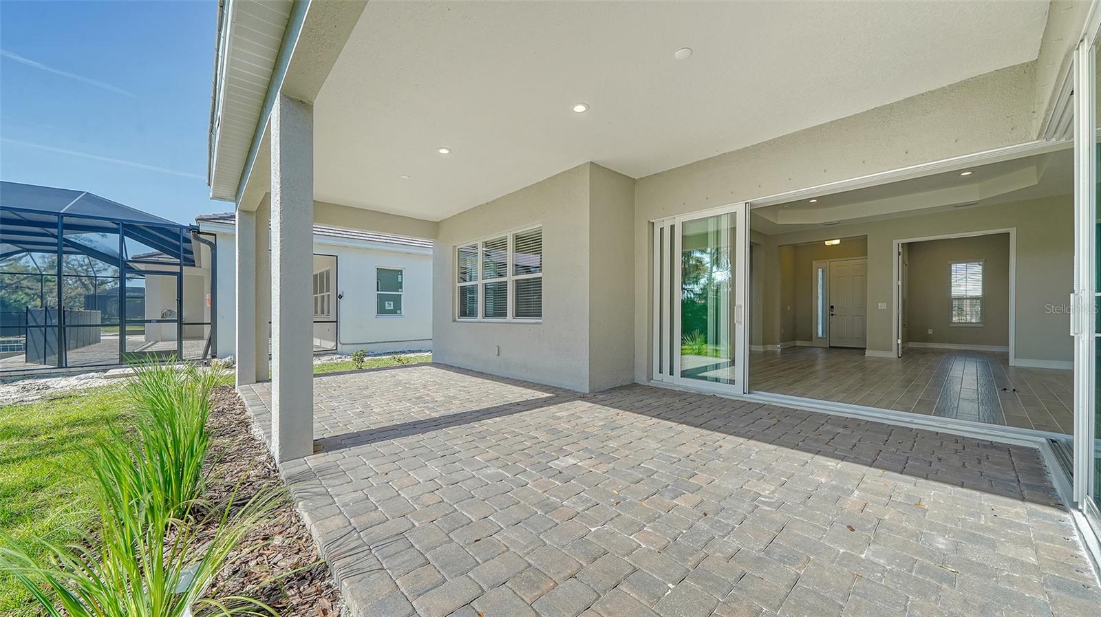 21297 Holmes Cir Property Photo 6