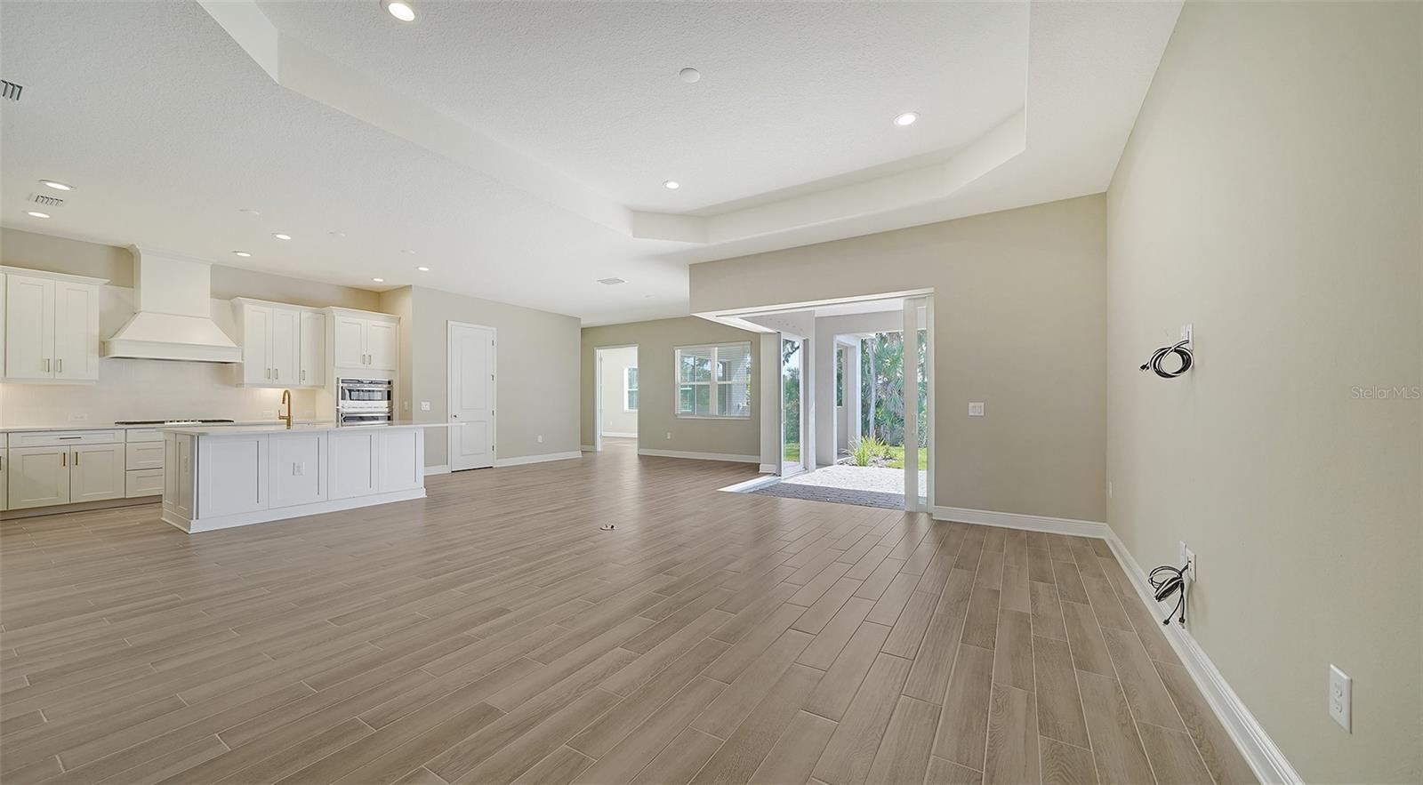 21297 Holmes Cir Property Photo 8