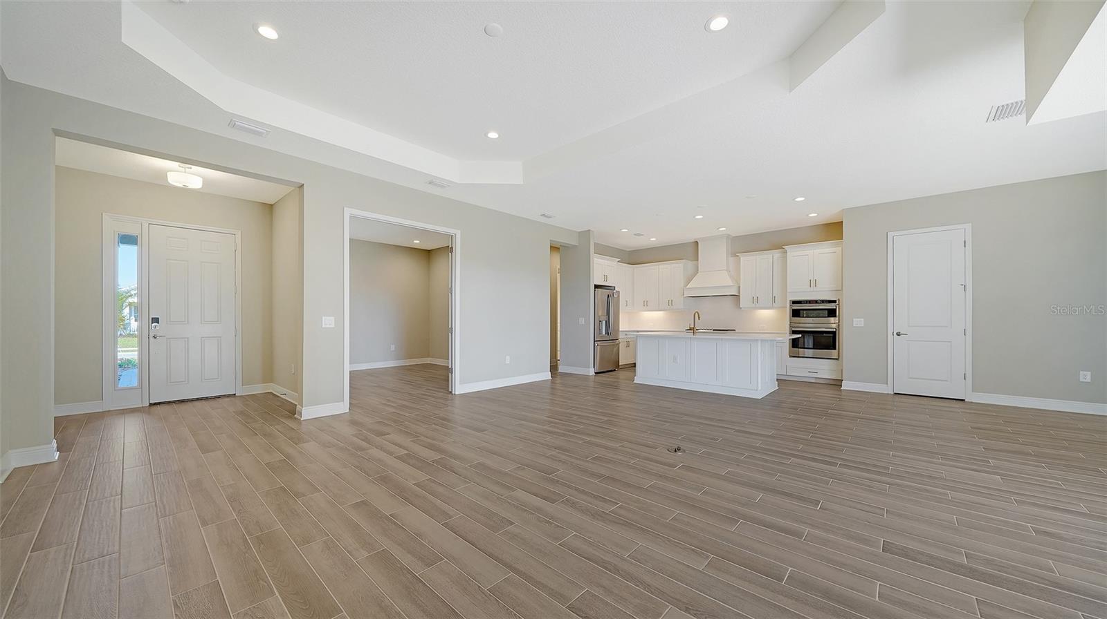 21297 Holmes Cir Property Photo 10