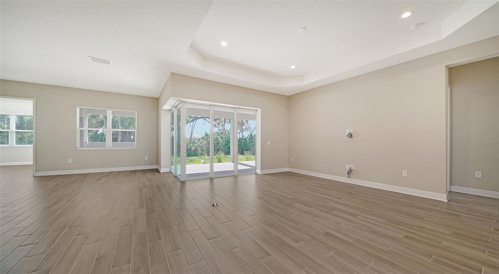 21297 Holmes Cir Property Photo 12