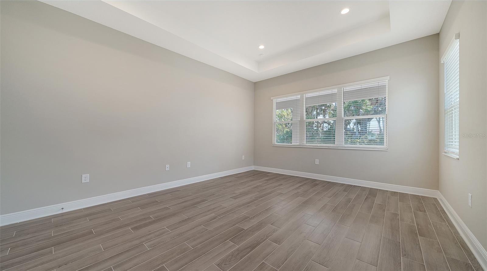21297 Holmes Cir Property Photo 21