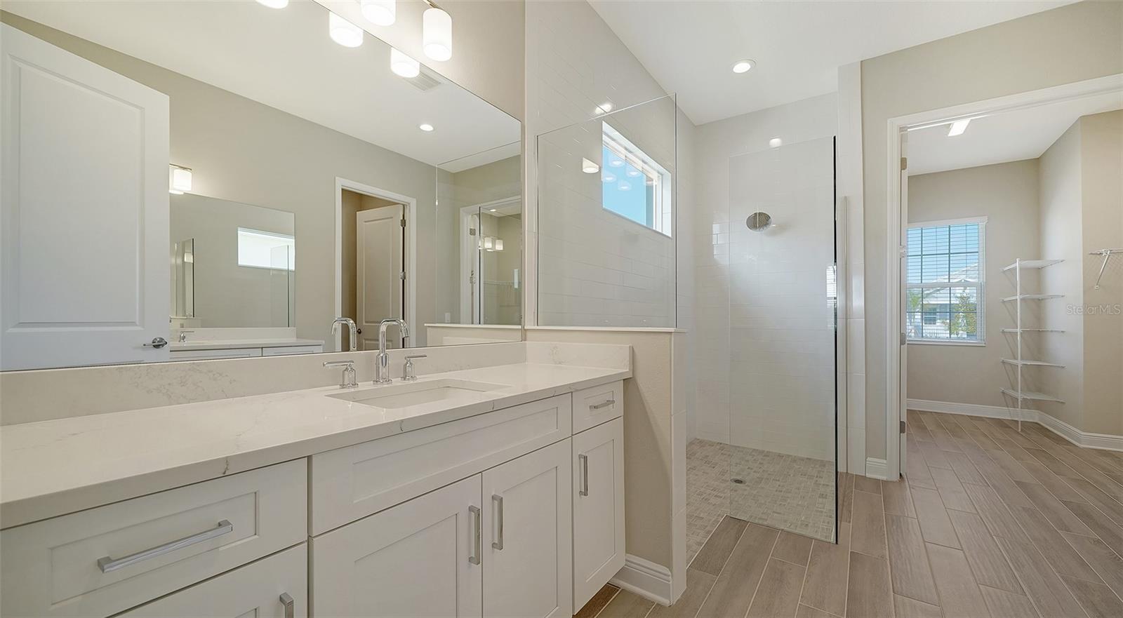 21297 Holmes Cir Property Photo 24