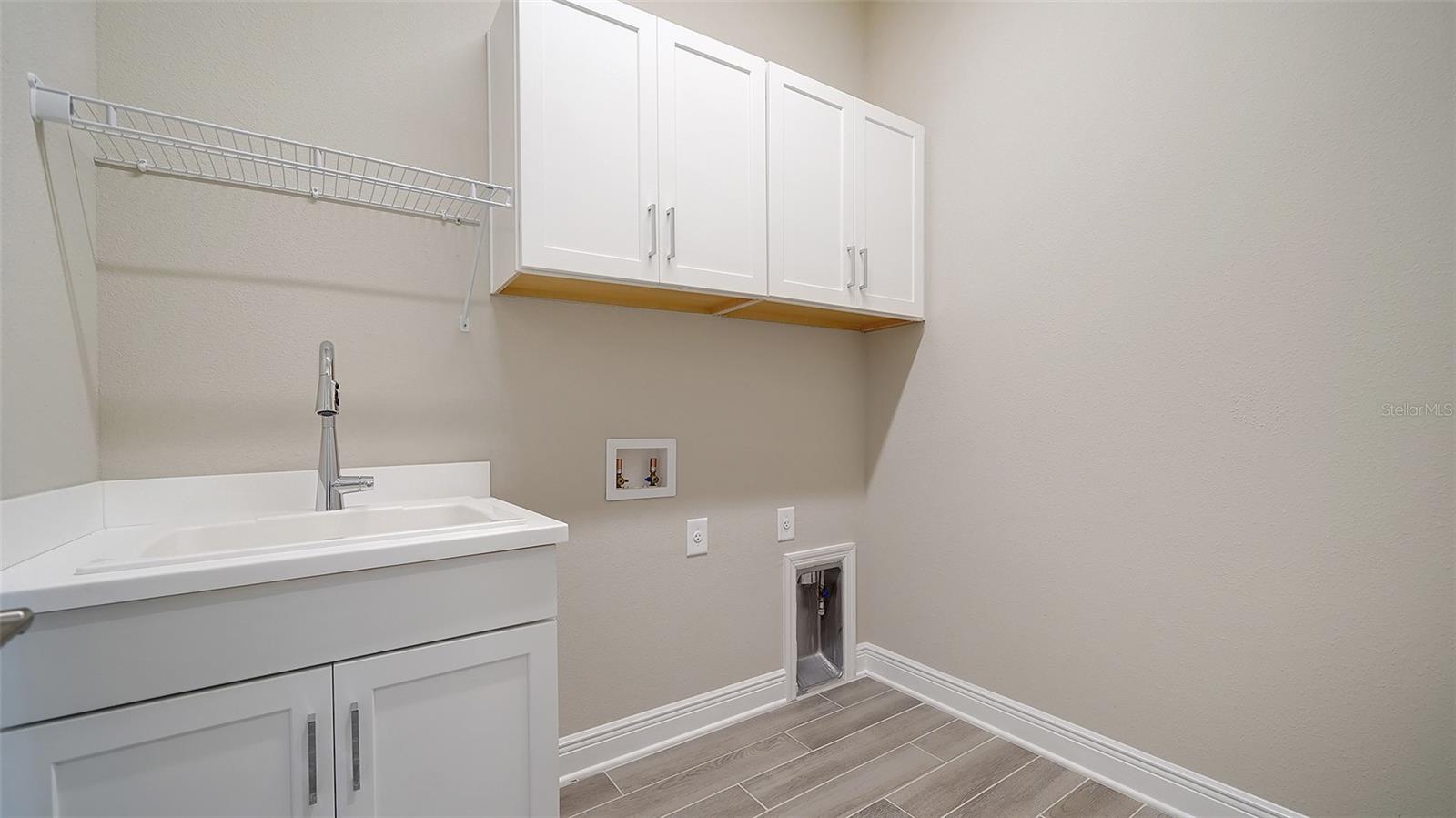 21297 Holmes Cir Property Photo 29