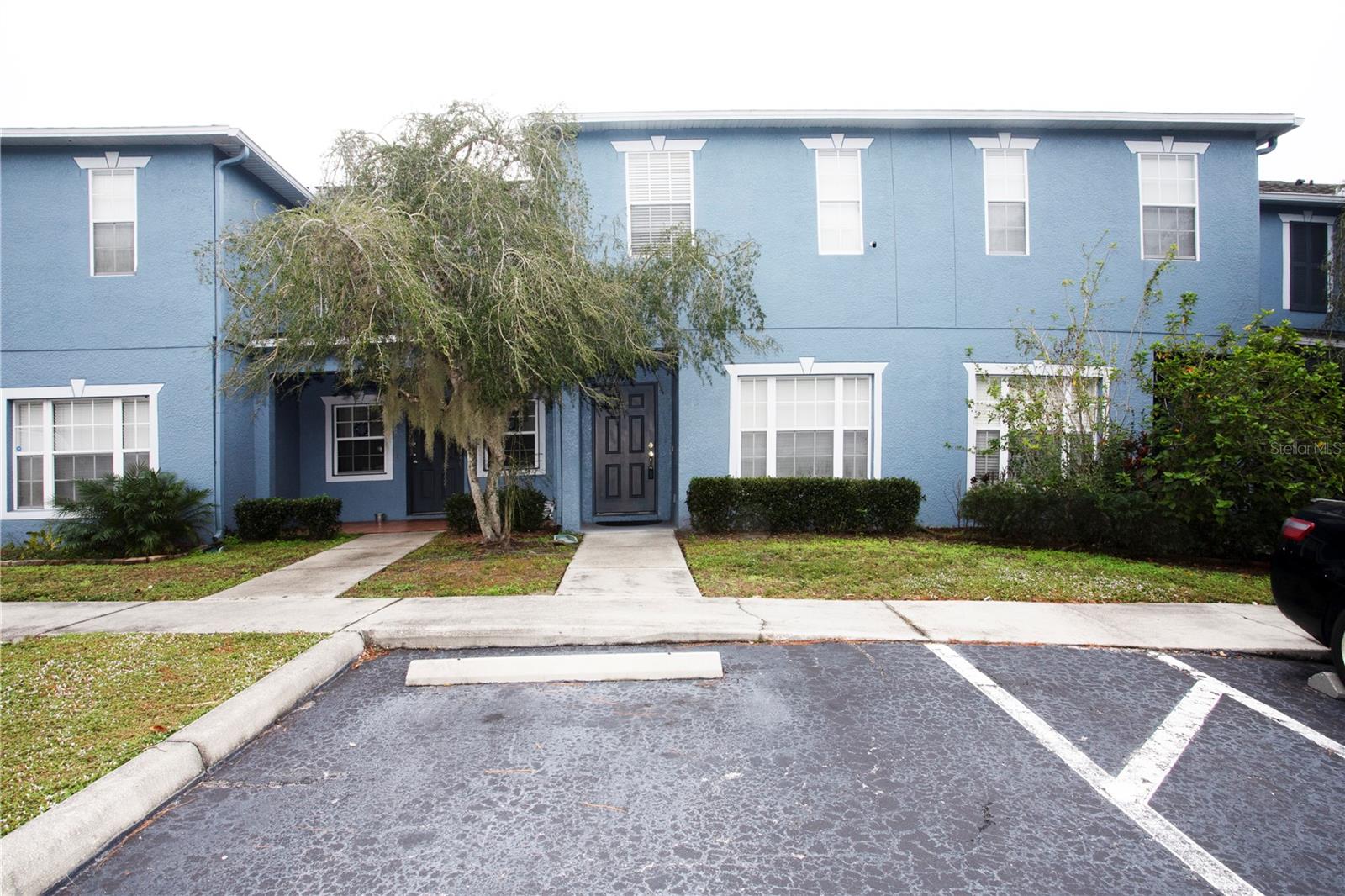 12811 Kings Crossing Dr Property Photo 1