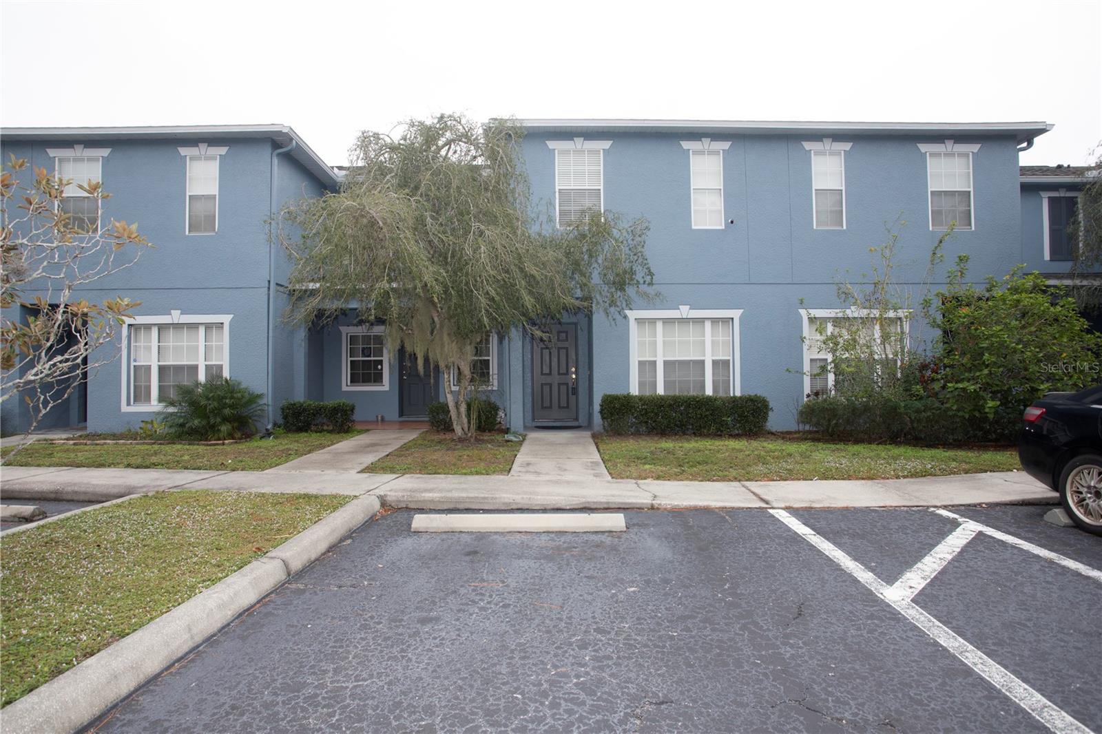 12811 Kings Crossing Dr Property Photo 3