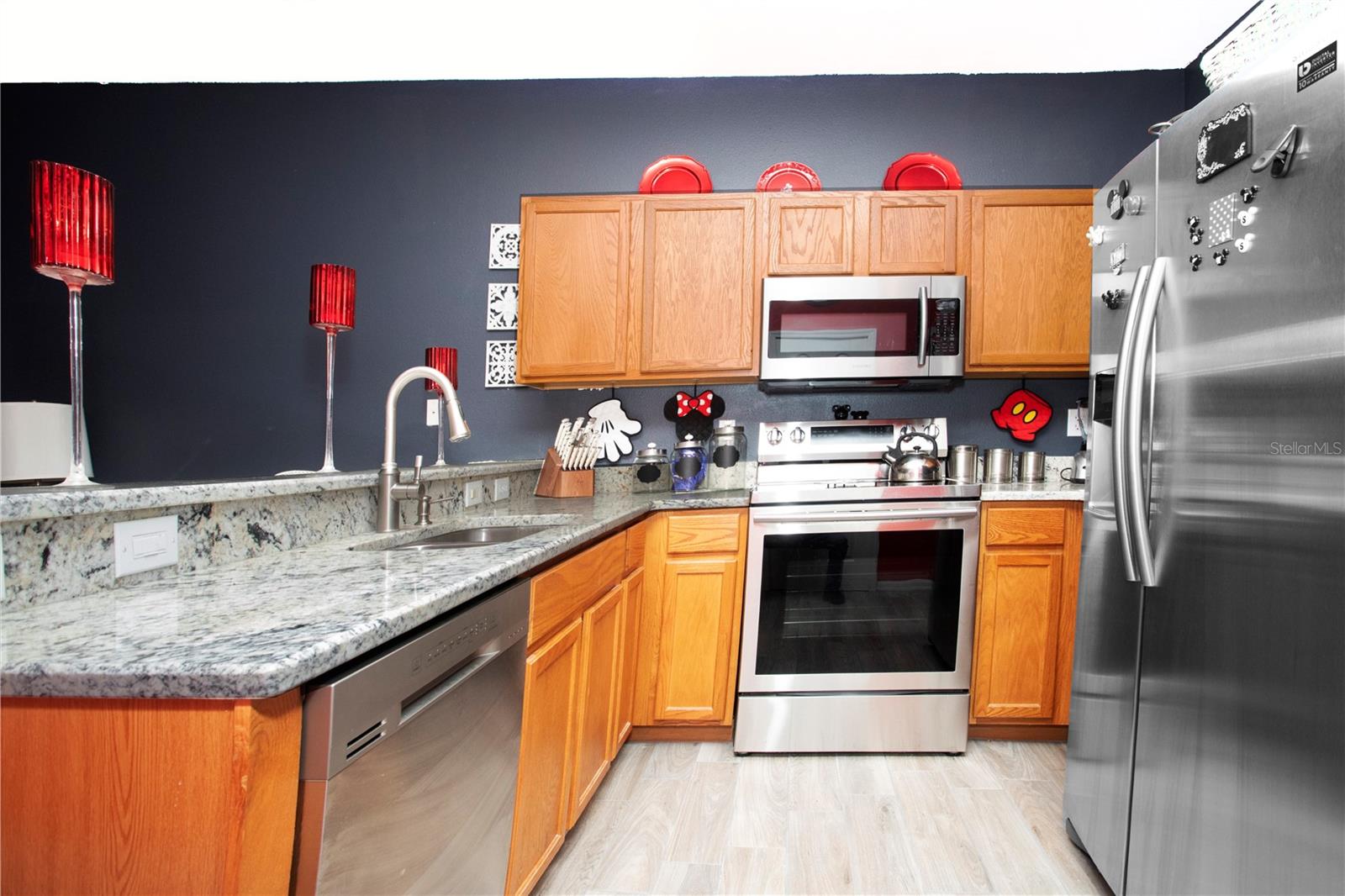 12811 Kings Crossing Dr Property Photo 9
