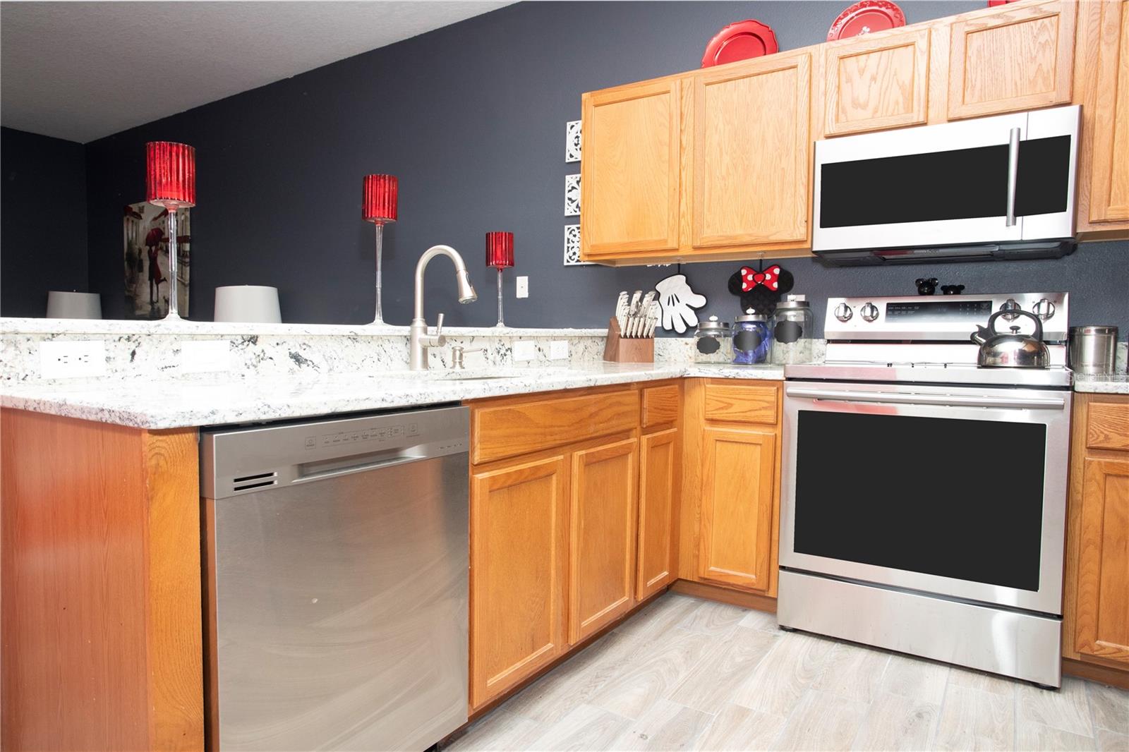 12811 Kings Crossing Dr Property Photo 11