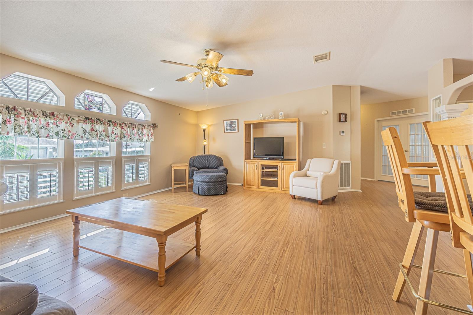37532 New Horizons Blvd Property Photo 13