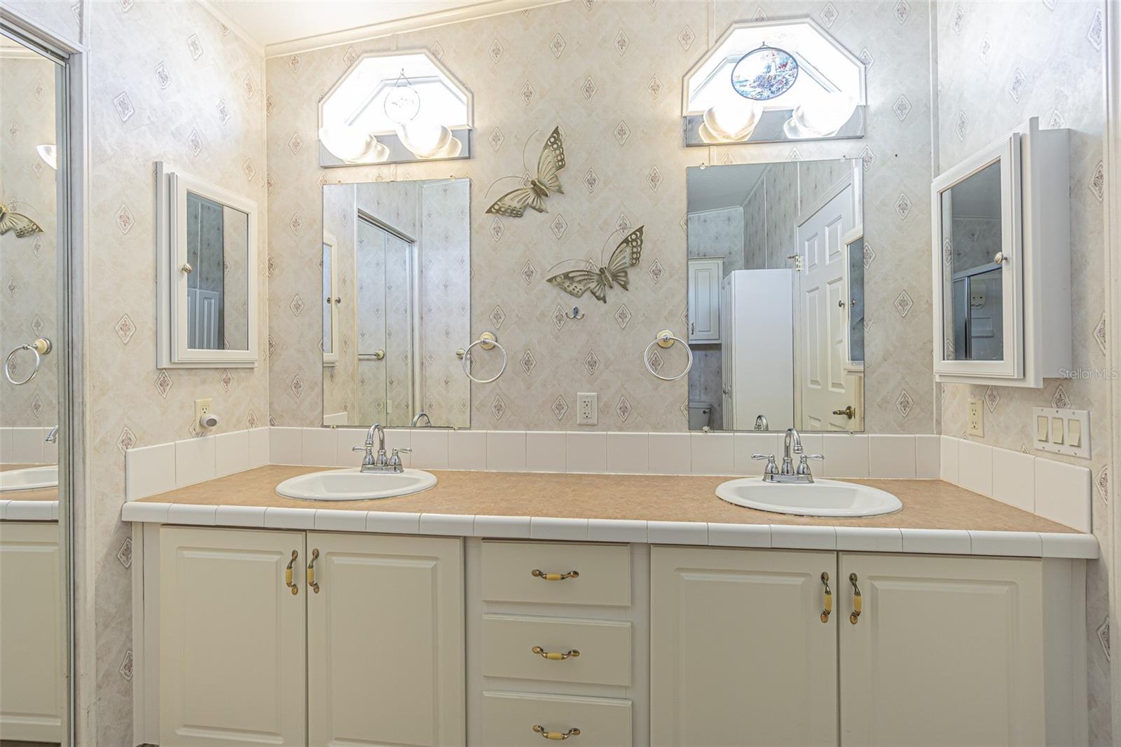 37532 New Horizons Blvd Property Photo 18