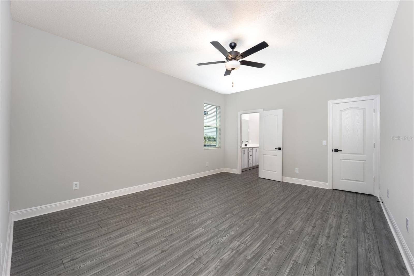 3327 Chinotto Dr Property Photo 7