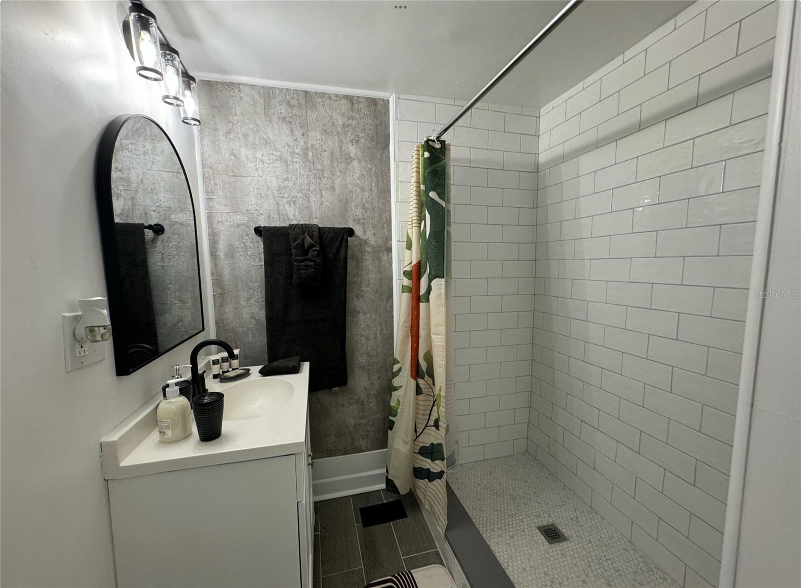 609 W Azeele St #1 Property Photo 13
