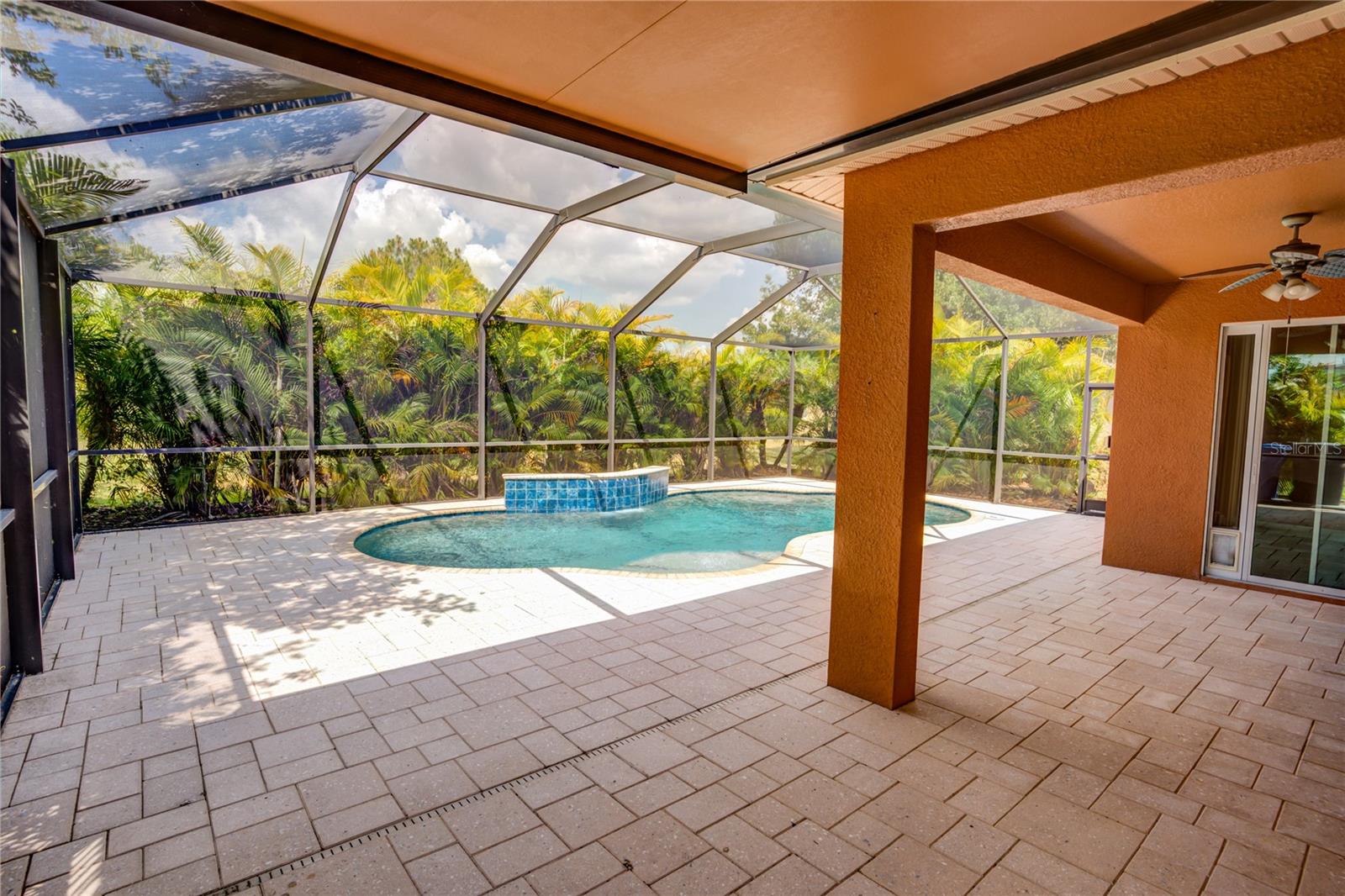 3831 Evergreen Oaks Dr Property Photo 3