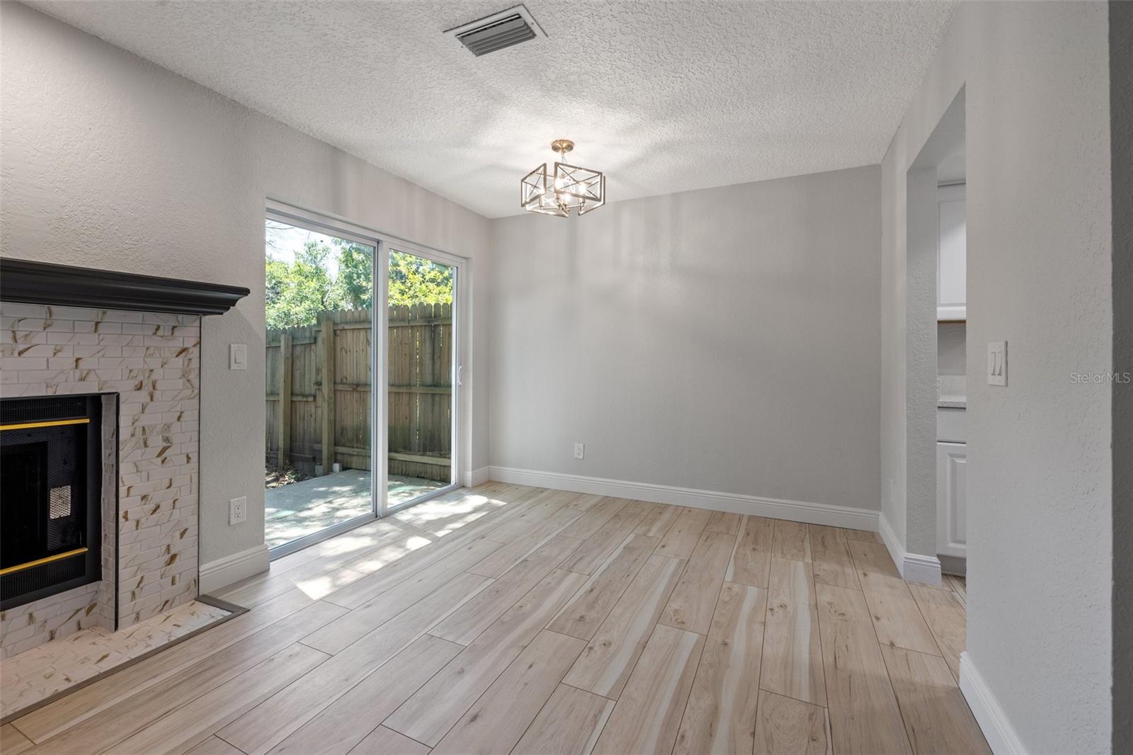12411 Titus Ct #12411 Property Photo 6