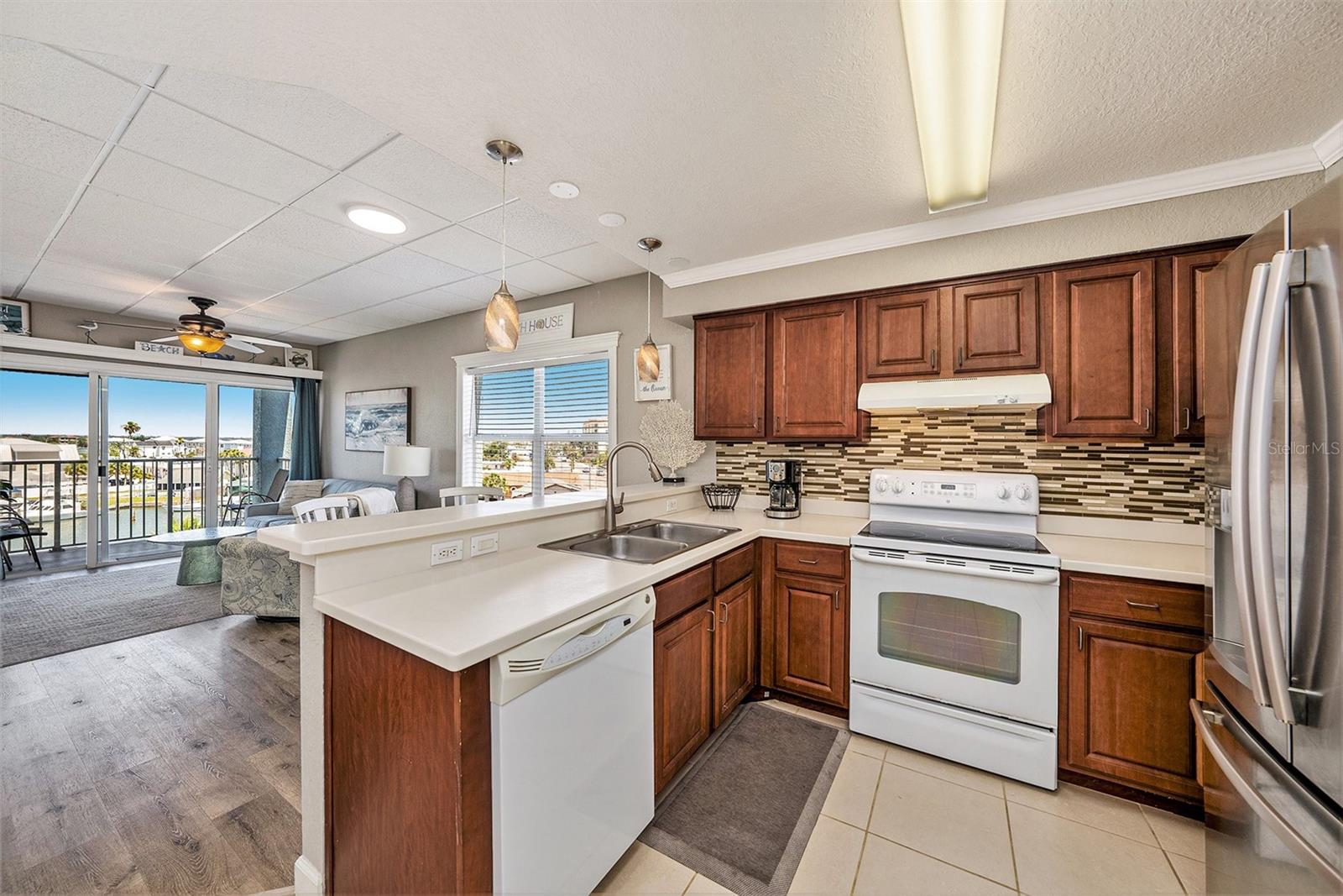 13999 Gulf Blvd #406 Property Photo 10