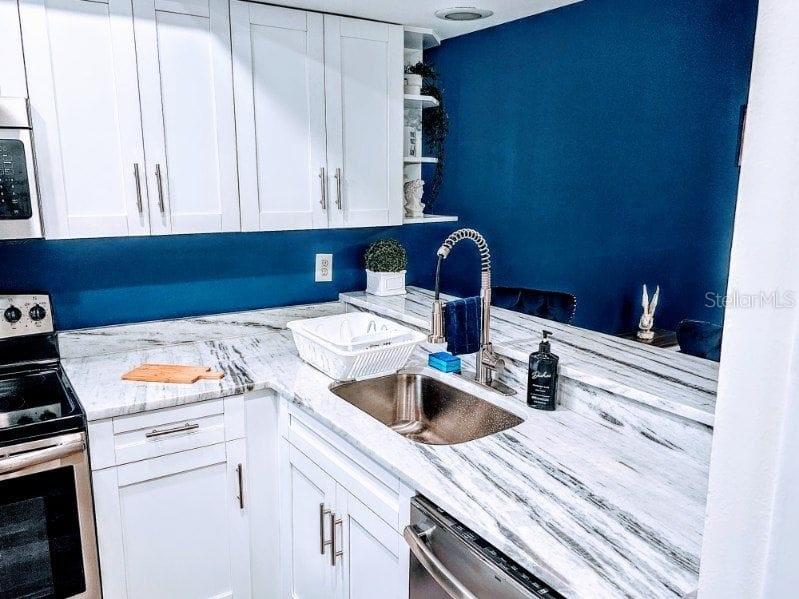13042 Leverington St Property Photo 8