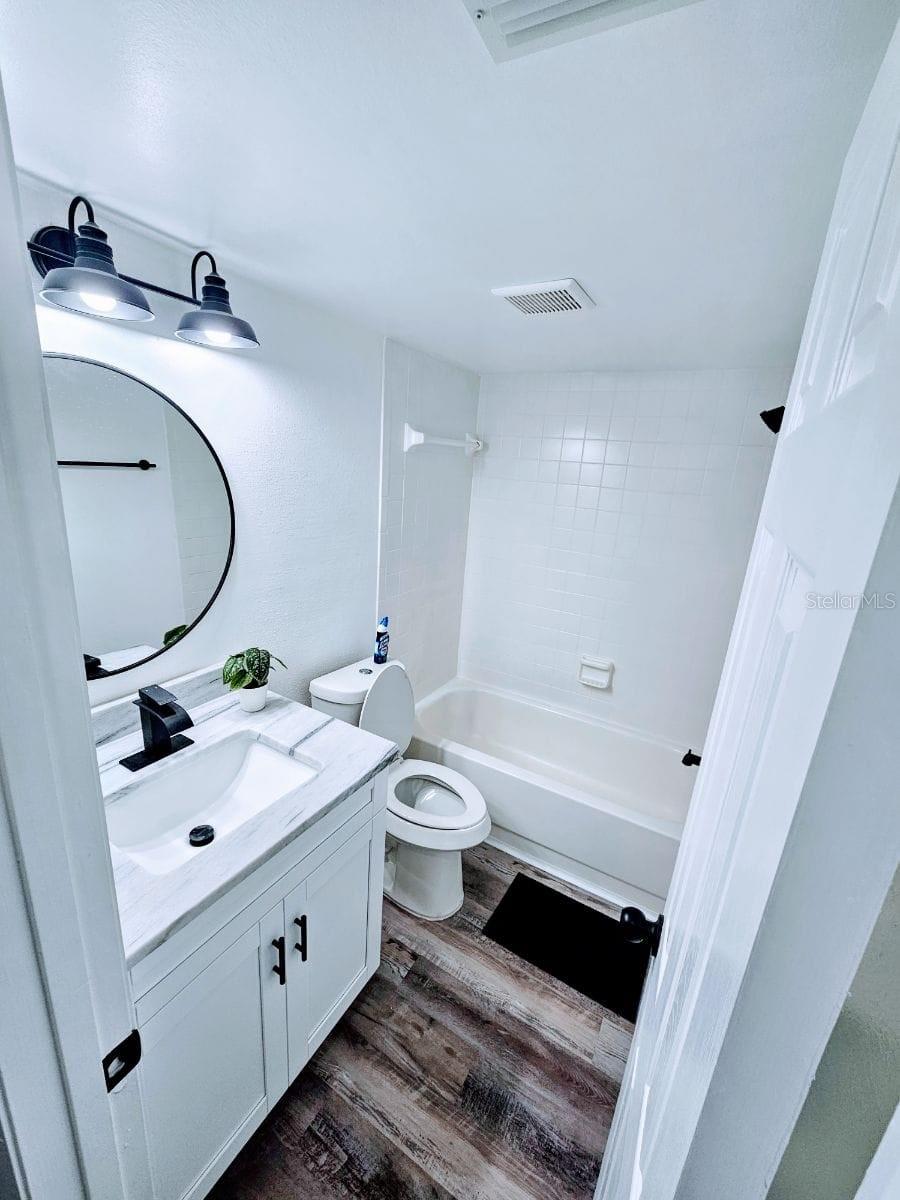 13042 Leverington St Property Photo 17