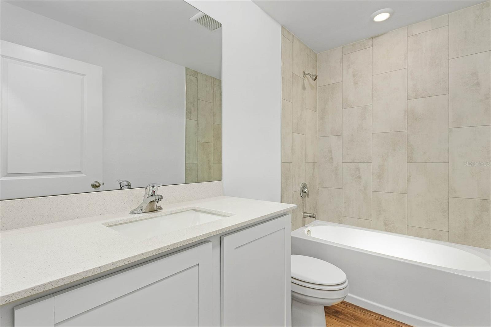 4314 Billingham Ln Property Photo 9