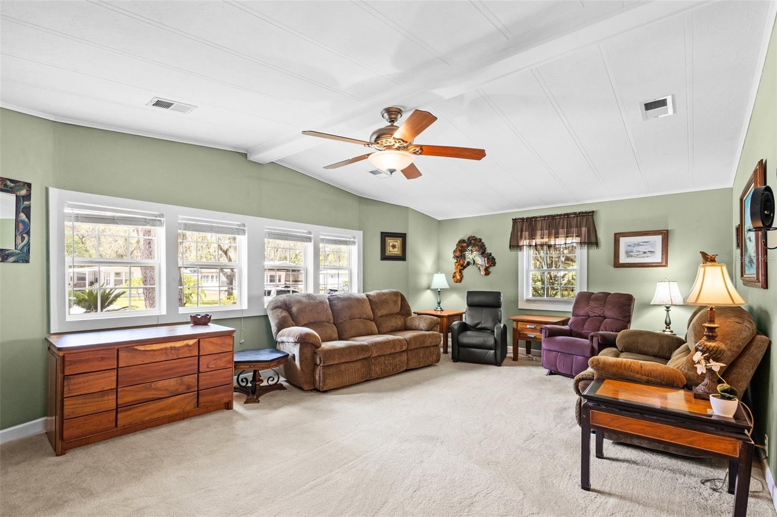38025 Avion Dr Property Photo 3
