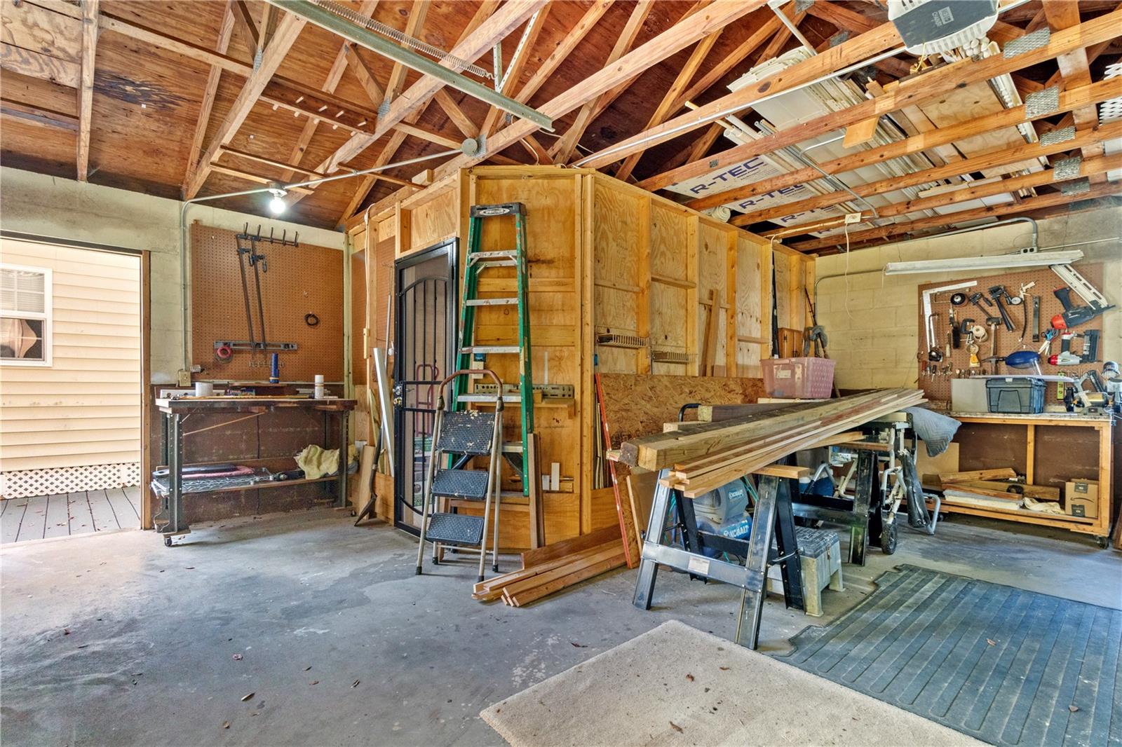 38025 Avion Dr Property Photo 22