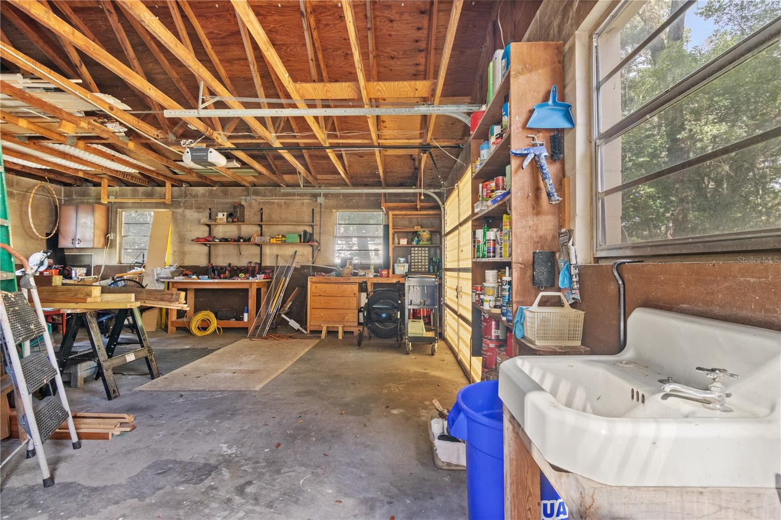 38025 Avion Dr Property Photo 23