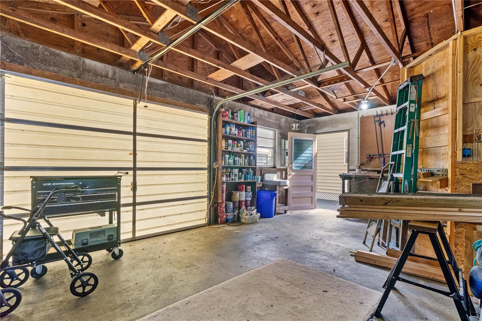38025 Avion Dr Property Photo 26