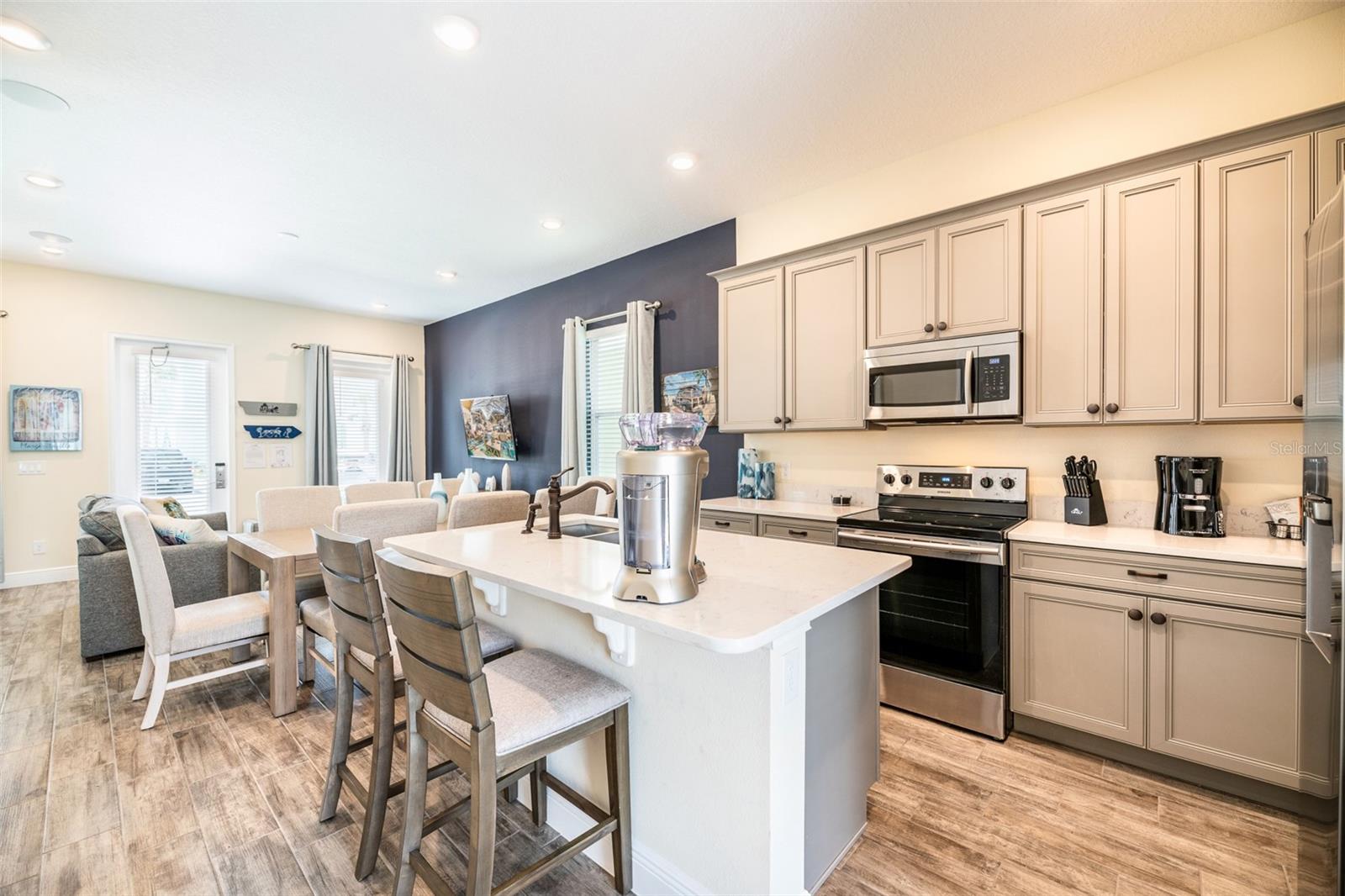 8025 Sandy Toes Way Property Photo 6