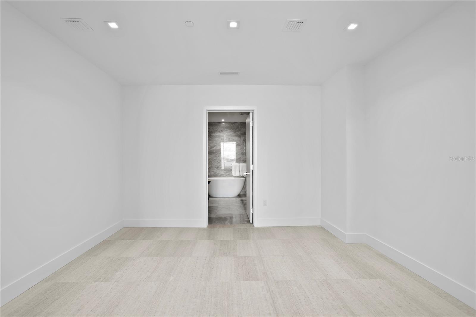 2912 W Santiago St #903 Property Photo 19