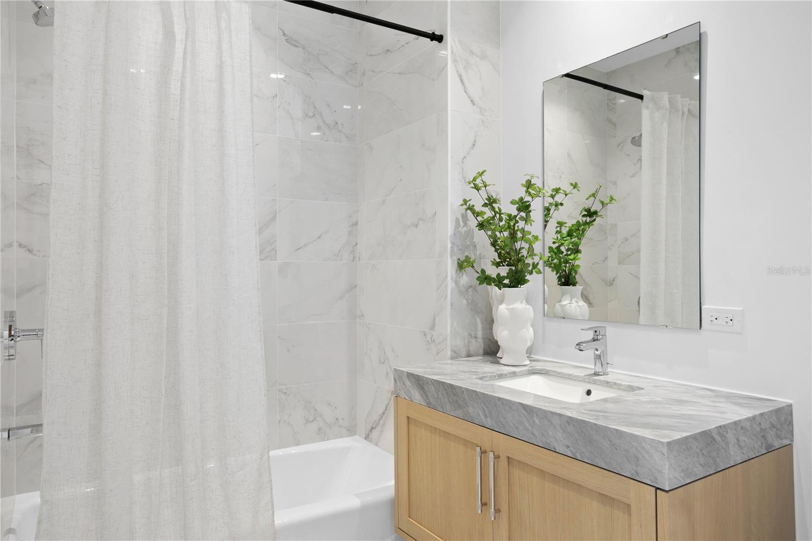 2912 W Santiago St #903 Property Photo 25